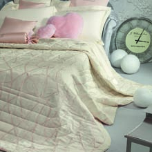 Bedspreads & Comforters
